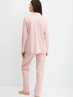 Pyjama mit Knöpfen