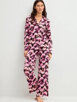Pyjama mit Knöpfen